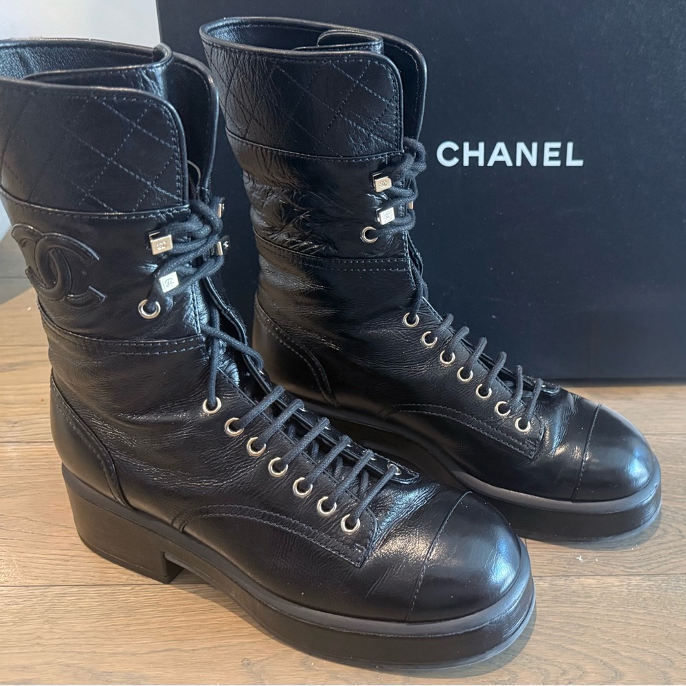 Chanel Quilted Leather Lace-Up Combat Boots -EU 39